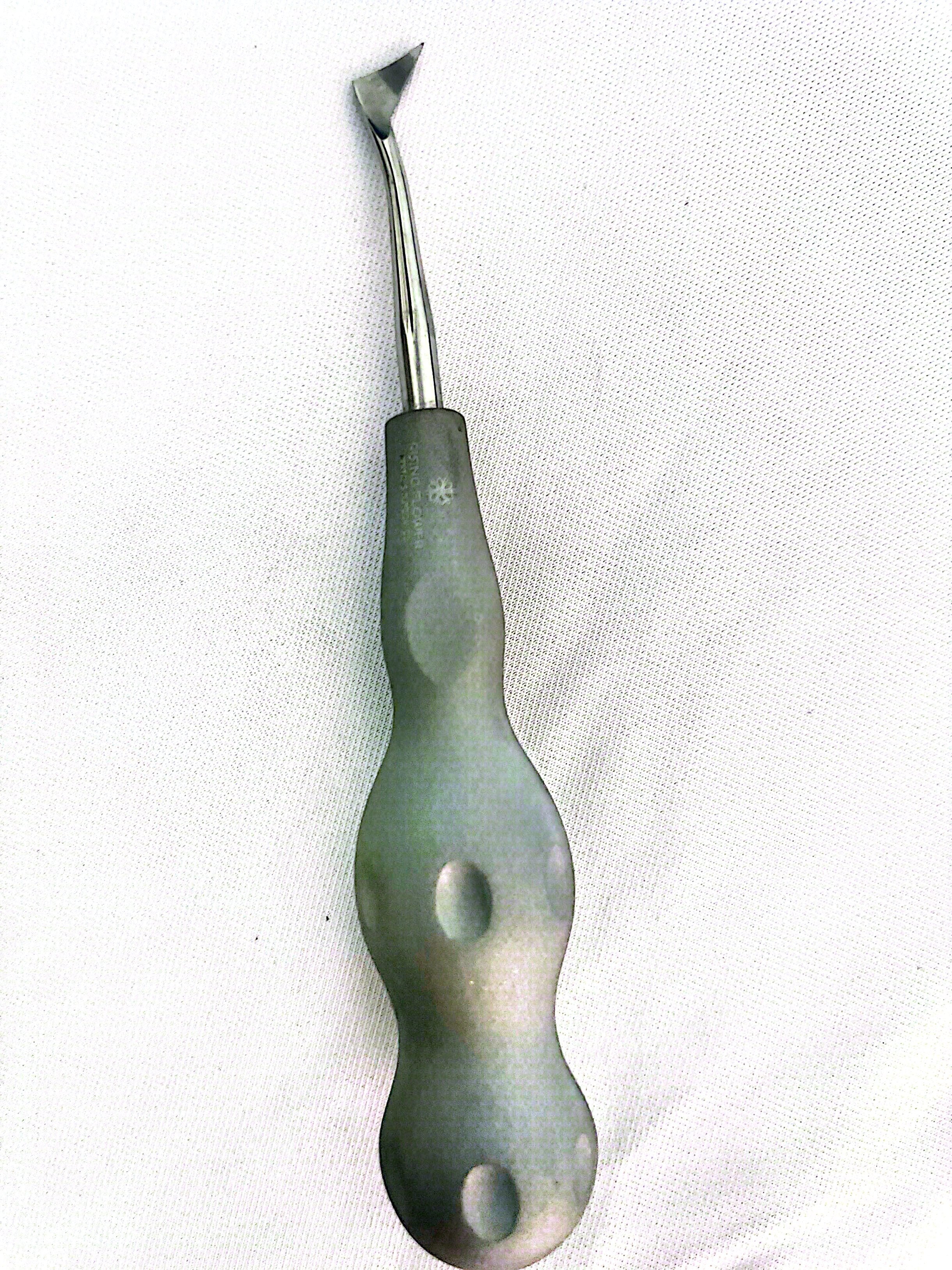 Cryer Elevator left and Right